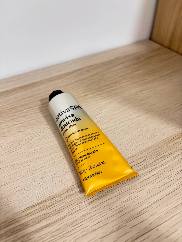Creme de mãos ameixa dourada