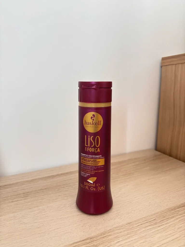 Liso com força shampoo
